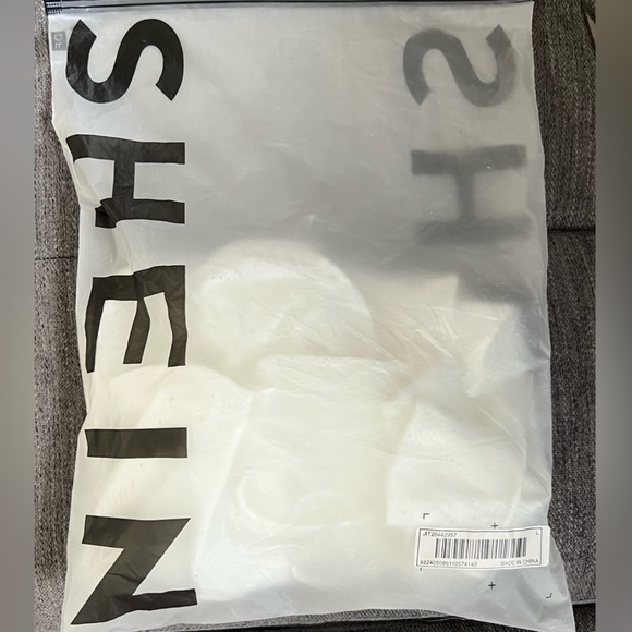 NWT Puff Cap Sleeve Eyelet Embroidery Shirt, Size Large, White - Picture 8 of 9